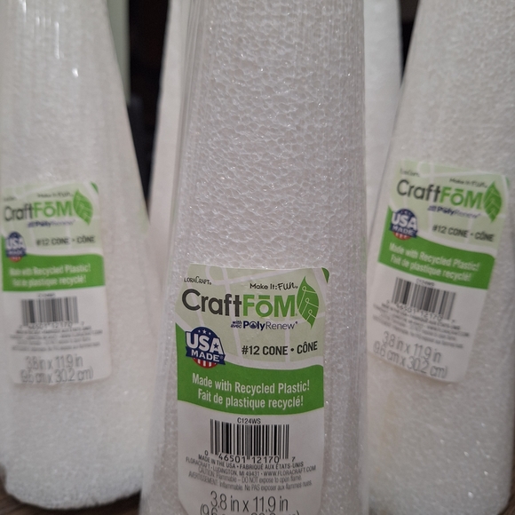 CraftFōM White Foam Cones - Picture 1 of 3